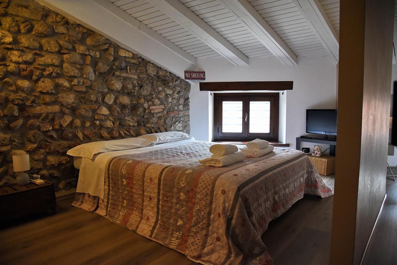 Prigioni House Bed & Breakfast Peschiera del Garda Exterior foto