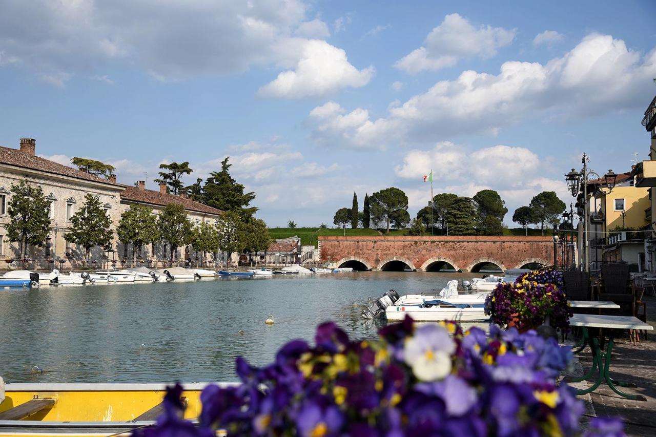 Prigioni House Bed & Breakfast Peschiera del Garda Exterior foto