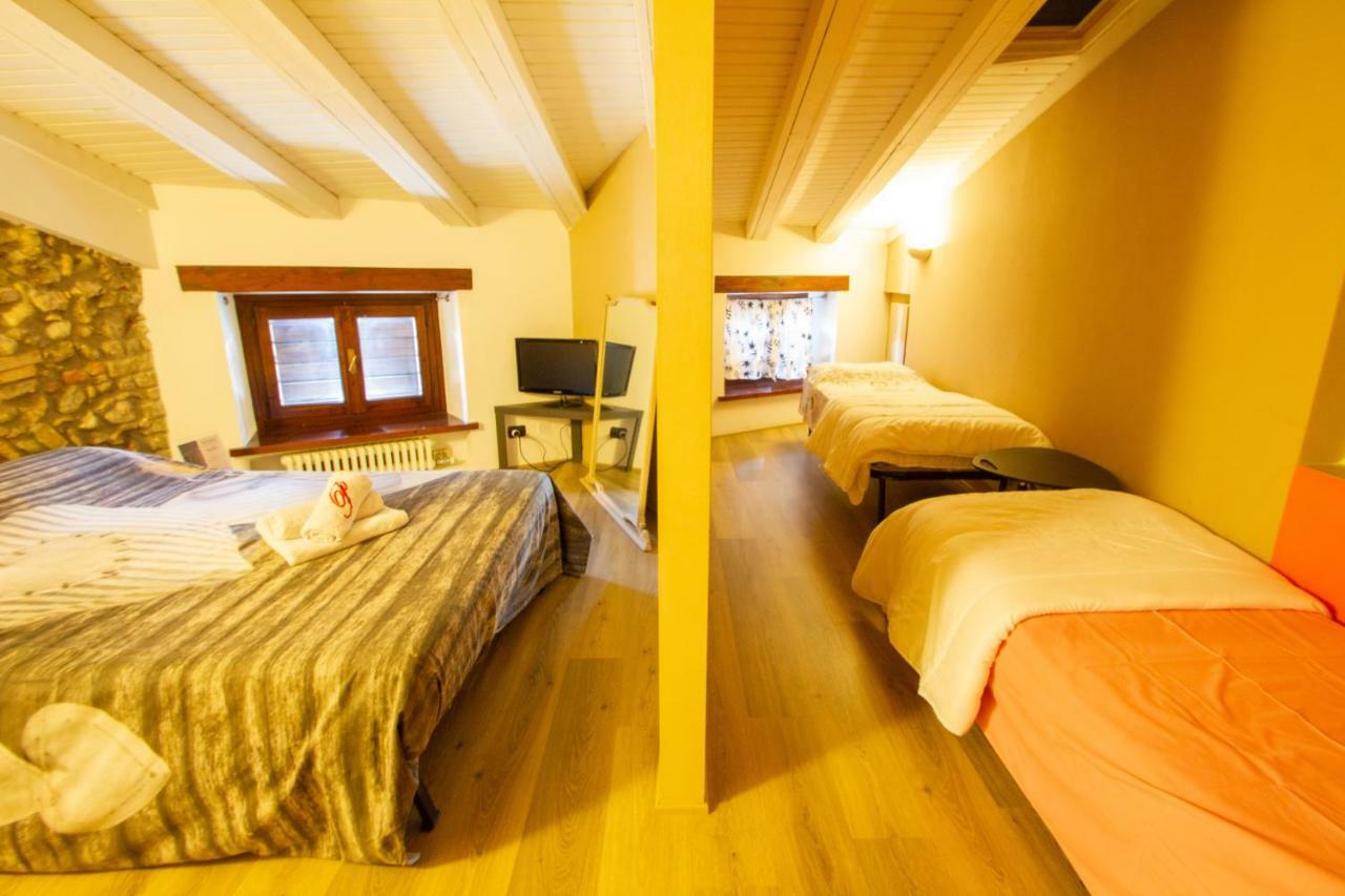 Prigioni House Bed & Breakfast Peschiera del Garda Exterior foto